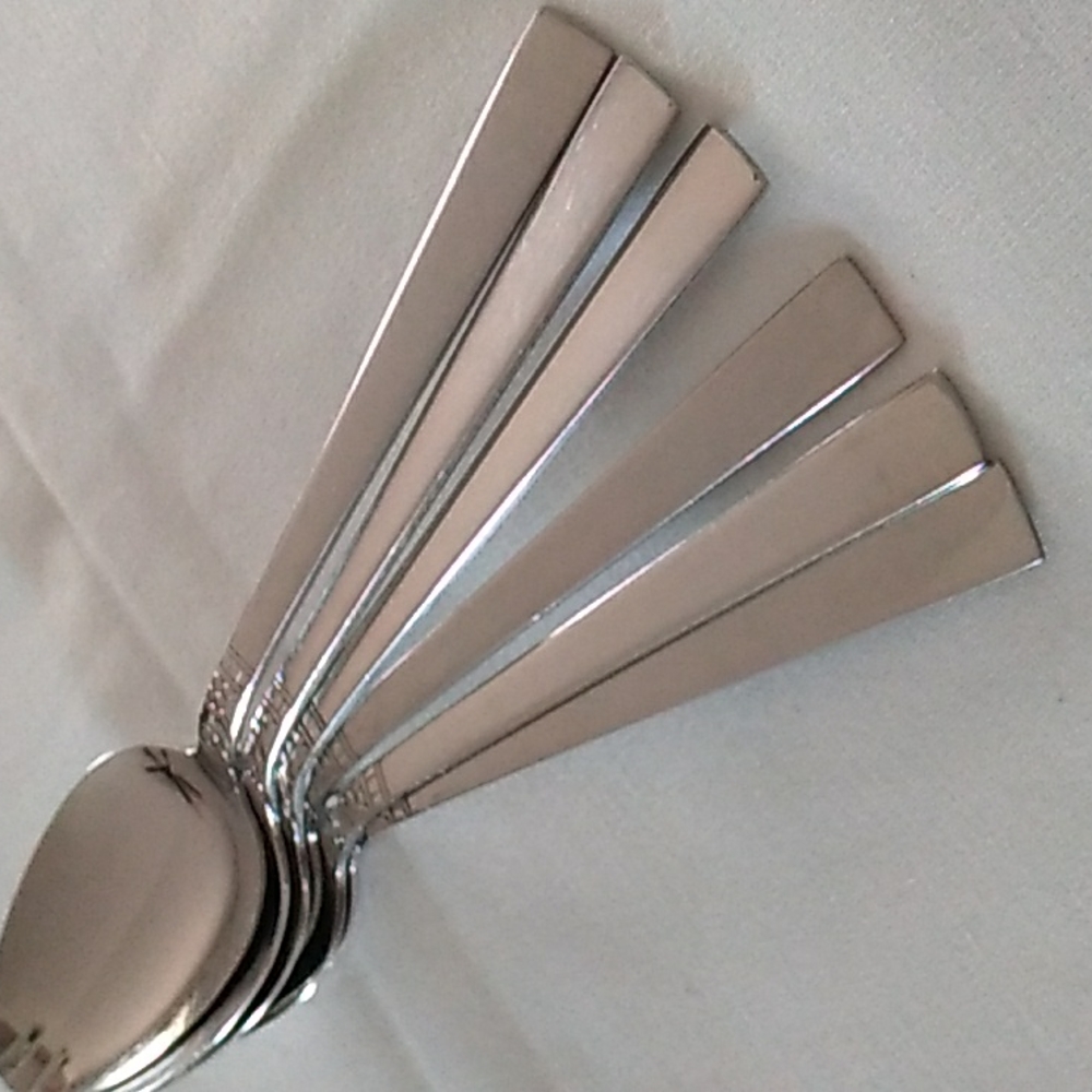 WM A Rogers Brookwood Glossy Stainless Flatware 6 Soup Spoons